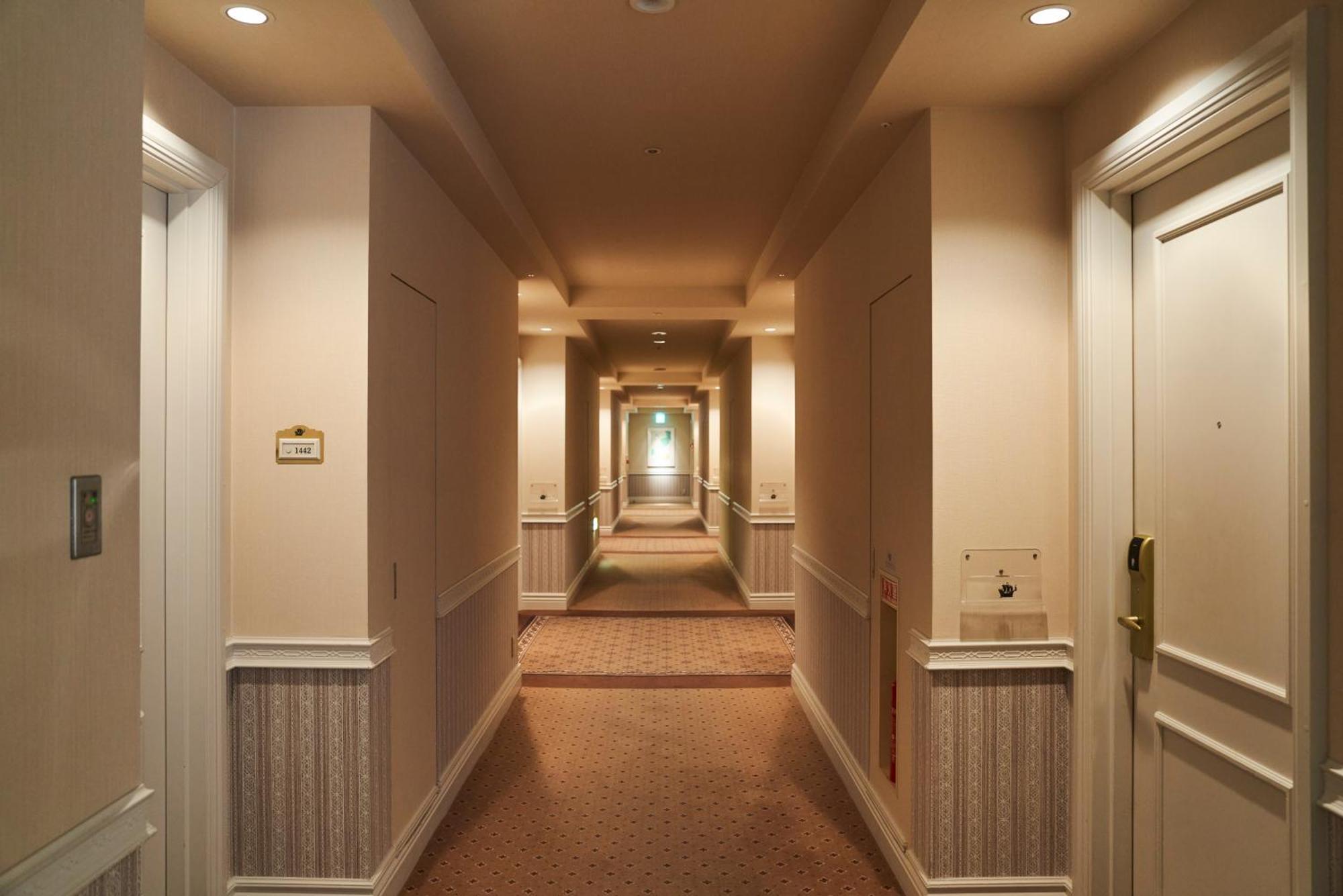The Global View Nagasaki Hotel Екстериор снимка A typical corridor