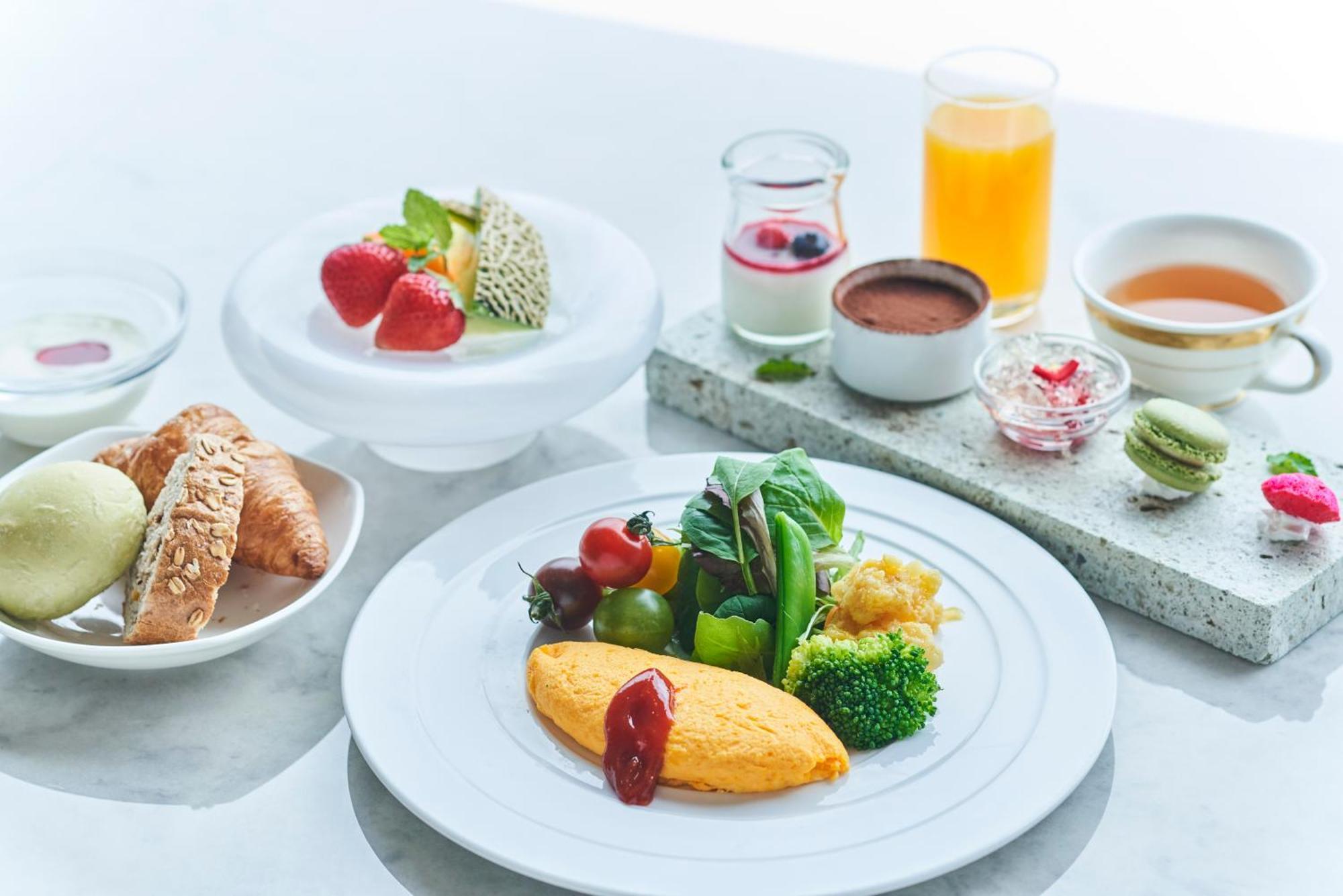 The Global View Nagasaki Hotel Екстериор снимка A selection of inflight meals